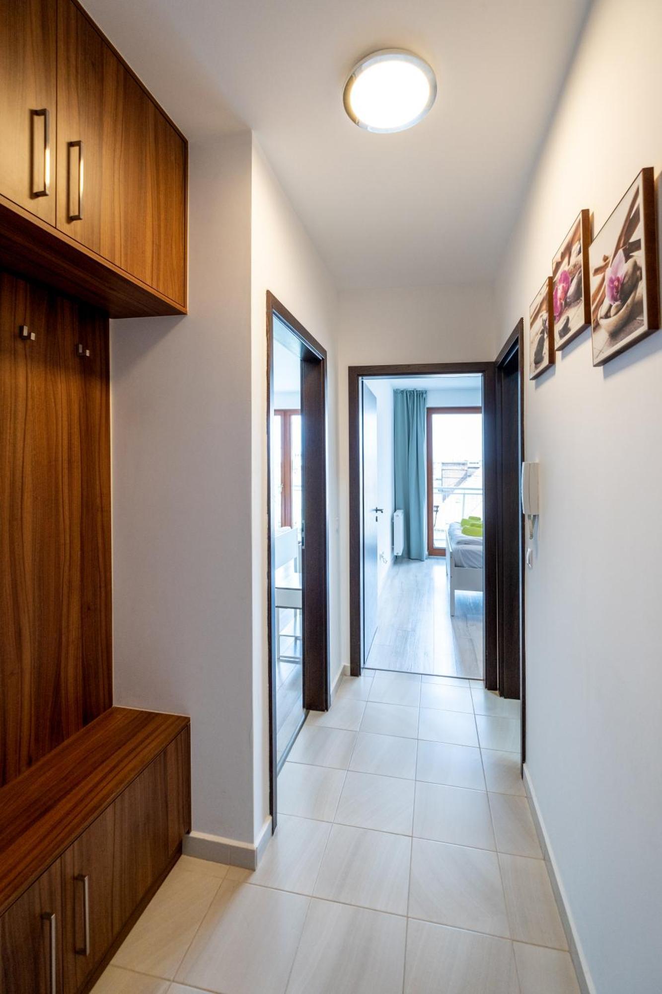 T7 Modern And Comfortable *